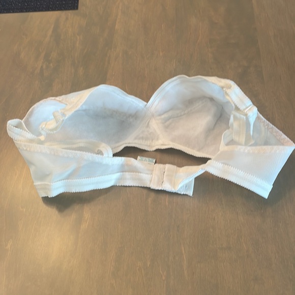 NWT Vintage Sears White Cross N
Shape Seamed Lace Cup Lace Bras - Picture 12 of 14